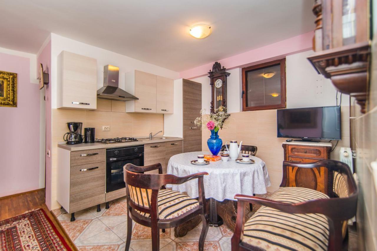 Apartmani Marina ポレッチ エクステリア 写真