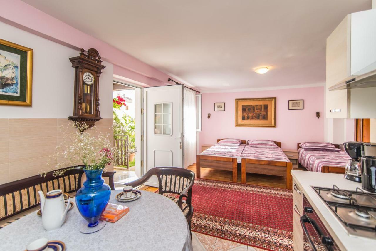 Apartmani Marina ポレッチ エクステリア 写真