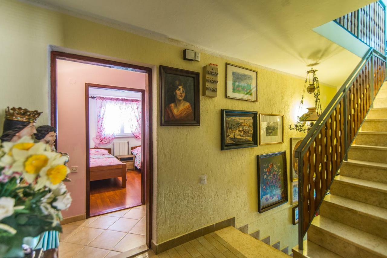 Apartmani Marina ポレッチ エクステリア 写真