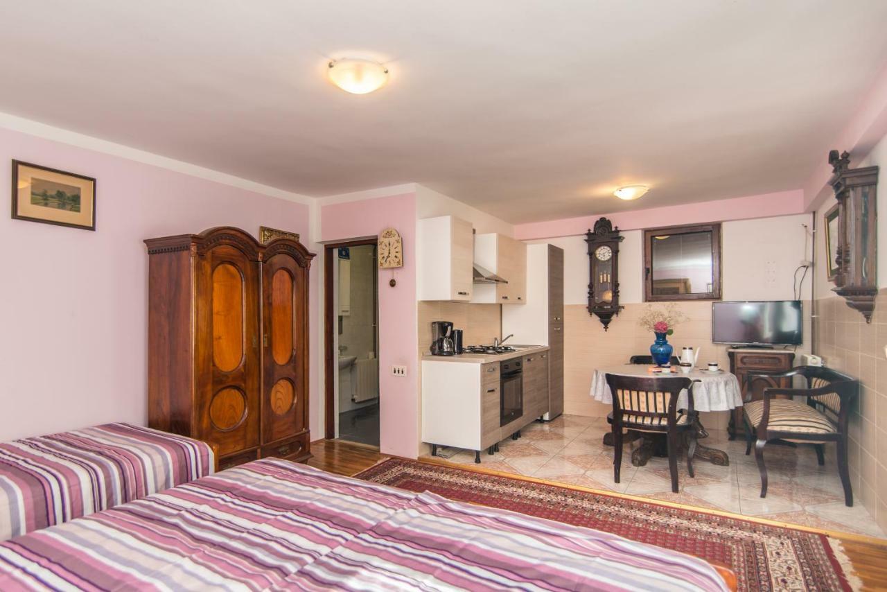 Apartmani Marina ポレッチ エクステリア 写真