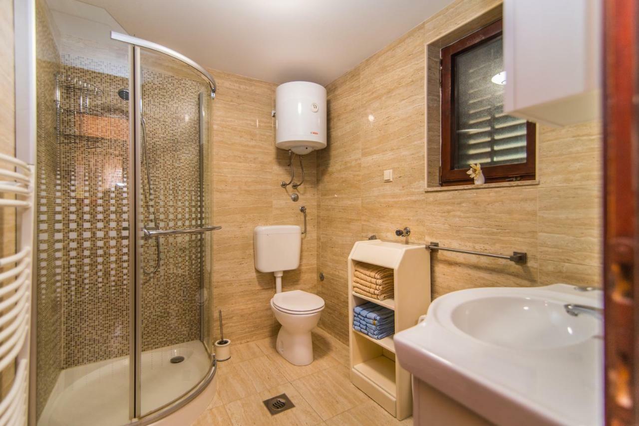 Apartmani Marina ポレッチ エクステリア 写真